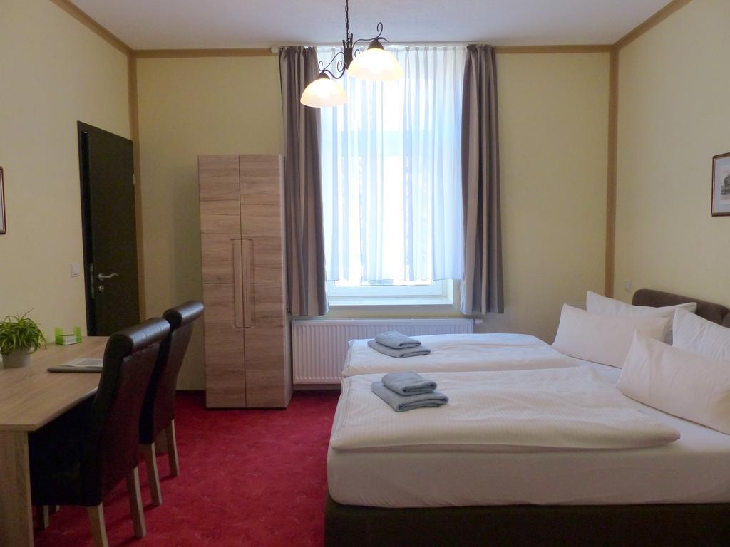 Hotel Friedchen Mit Eigener Fleischerei Artern Eksteriør bilde